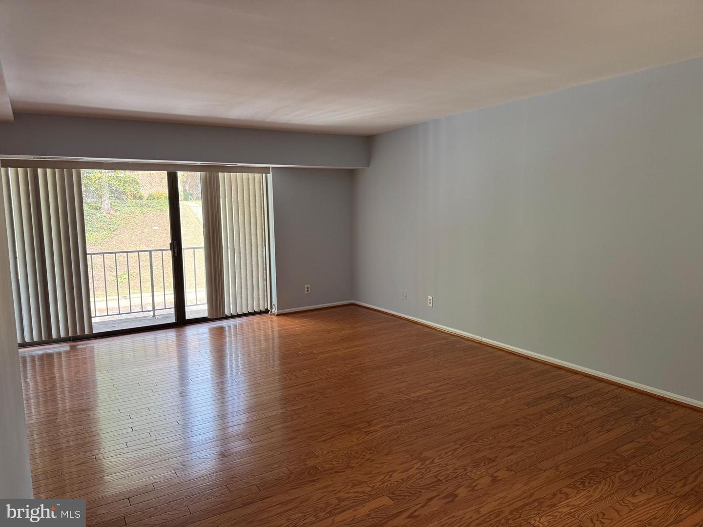 7905 DASSETT CT #304, ANNANDALE, Virginia 22003, 3 Bedrooms Bedrooms, ,2 BathroomsBathrooms,Residential,For sale,7905 DASSETT CT #304,VAFX2269848 MLS # VAFX2269848