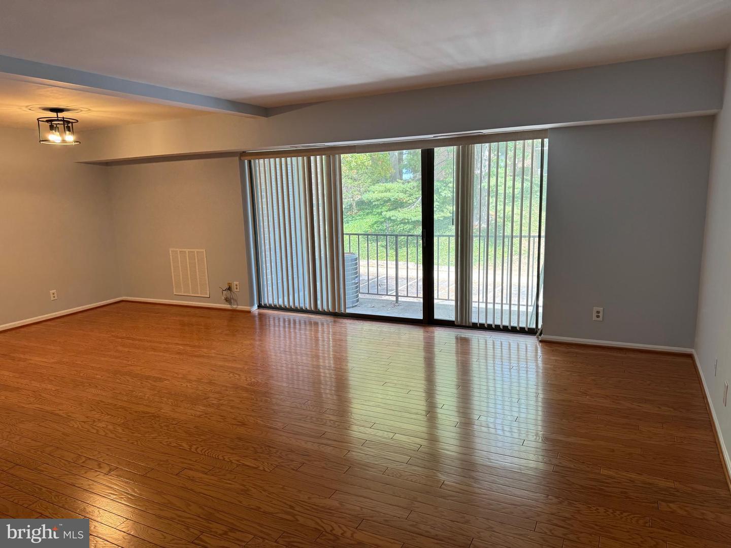 7905 DASSETT CT #304, ANNANDALE, Virginia 22003, 3 Bedrooms Bedrooms, ,2 BathroomsBathrooms,Residential,For sale,7905 DASSETT CT #304,VAFX2269848 MLS # VAFX2269848