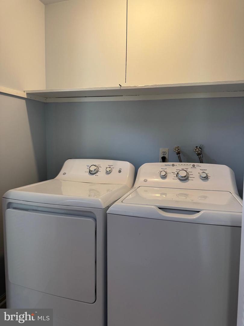 7905 DASSETT CT #304, ANNANDALE, Virginia 22003, 3 Bedrooms Bedrooms, ,2 BathroomsBathrooms,Residential,For sale,7905 DASSETT CT #304,VAFX2269848 MLS # VAFX2269848