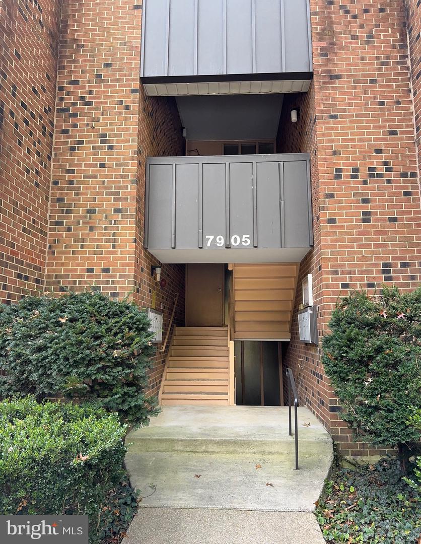 7905 DASSETT CT #304, ANNANDALE, Virginia 22003, 3 Bedrooms Bedrooms, ,2 BathroomsBathrooms,Residential,For sale,7905 DASSETT CT #304,VAFX2269848 MLS # VAFX2269848