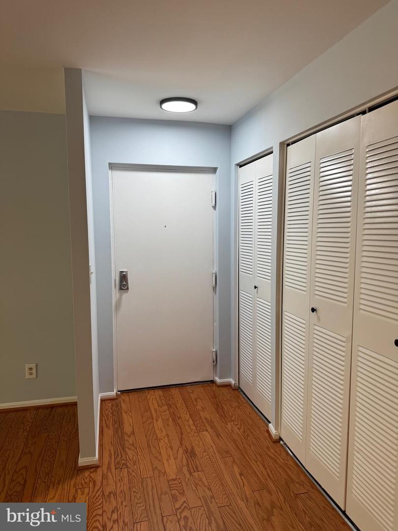 7905 DASSETT CT #304, ANNANDALE, Virginia 22003, 3 Bedrooms Bedrooms, ,2 BathroomsBathrooms,Residential,For sale,7905 DASSETT CT #304,VAFX2269848 MLS # VAFX2269848