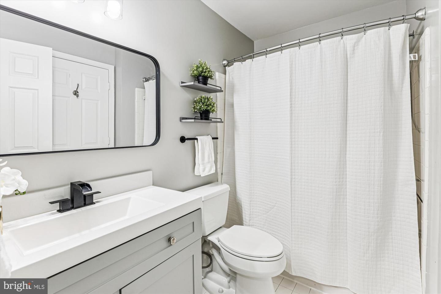 12102 GREENWAY CT #225, FAIRFAX, Virginia 22033, 3 Bedrooms Bedrooms, 8 Rooms Rooms,2 BathroomsBathrooms,Residential,For sale,12102 GREENWAY CT #225,VAFX2272614 MLS # VAFX2272614