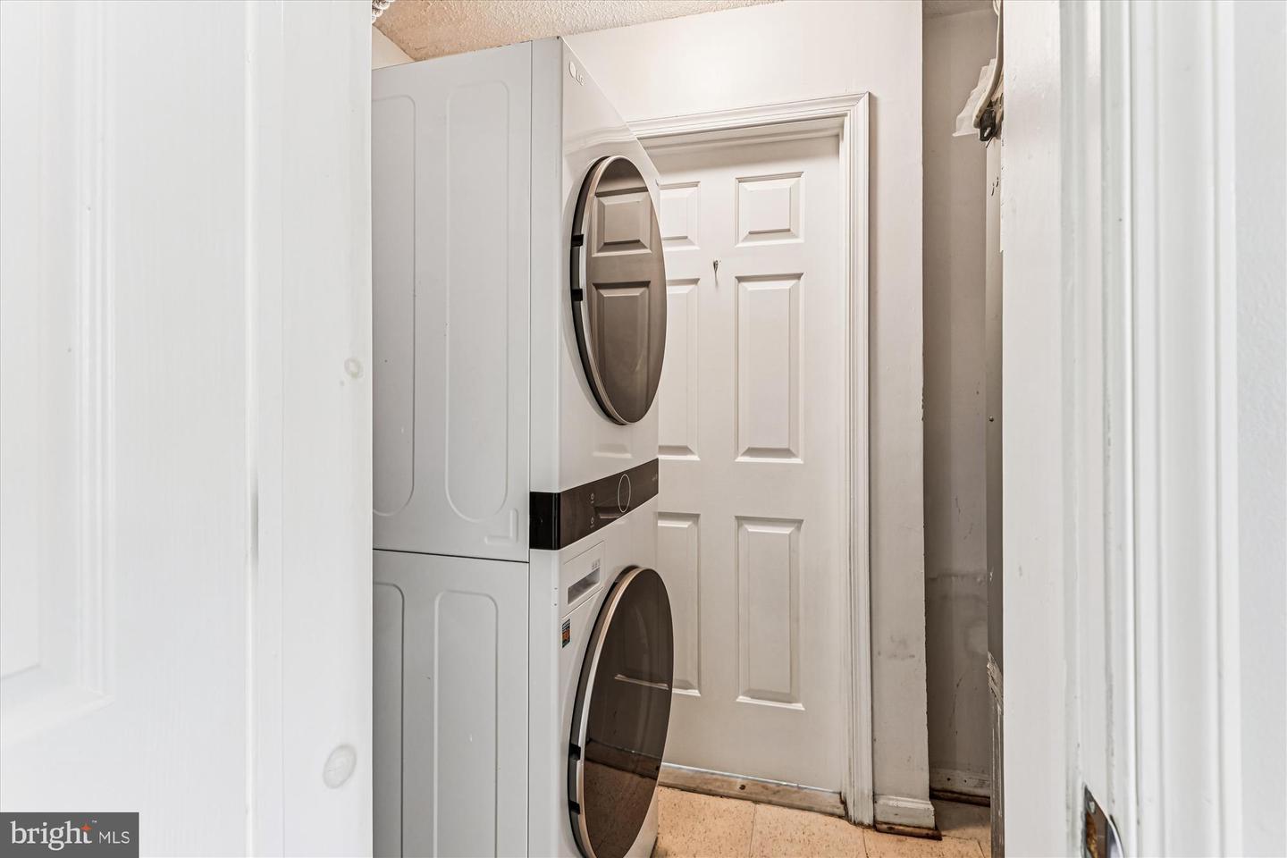 12102 GREENWAY CT #225, FAIRFAX, Virginia 22033, 3 Bedrooms Bedrooms, 8 Rooms Rooms,2 BathroomsBathrooms,Residential,For sale,12102 GREENWAY CT #225,VAFX2272614 MLS # VAFX2272614