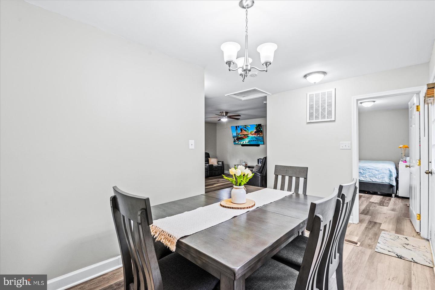 11402 RAILROAD LN, LOCUST GROVE, Virginia 22508, 2 Bedrooms Bedrooms, ,2 BathroomsBathrooms,Residential,For sale,11402 RAILROAD LN,VASP2036680 MLS # VASP2036680