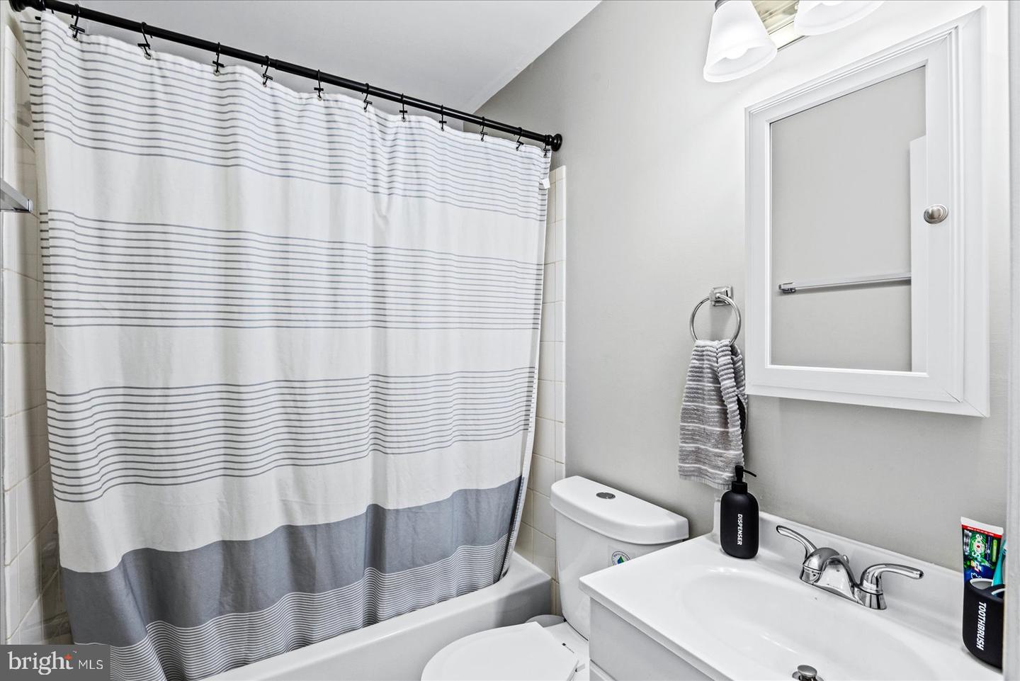 11402 RAILROAD LN, LOCUST GROVE, Virginia 22508, 2 Bedrooms Bedrooms, ,2 BathroomsBathrooms,Residential,For sale,11402 RAILROAD LN,VASP2036680 MLS # VASP2036680