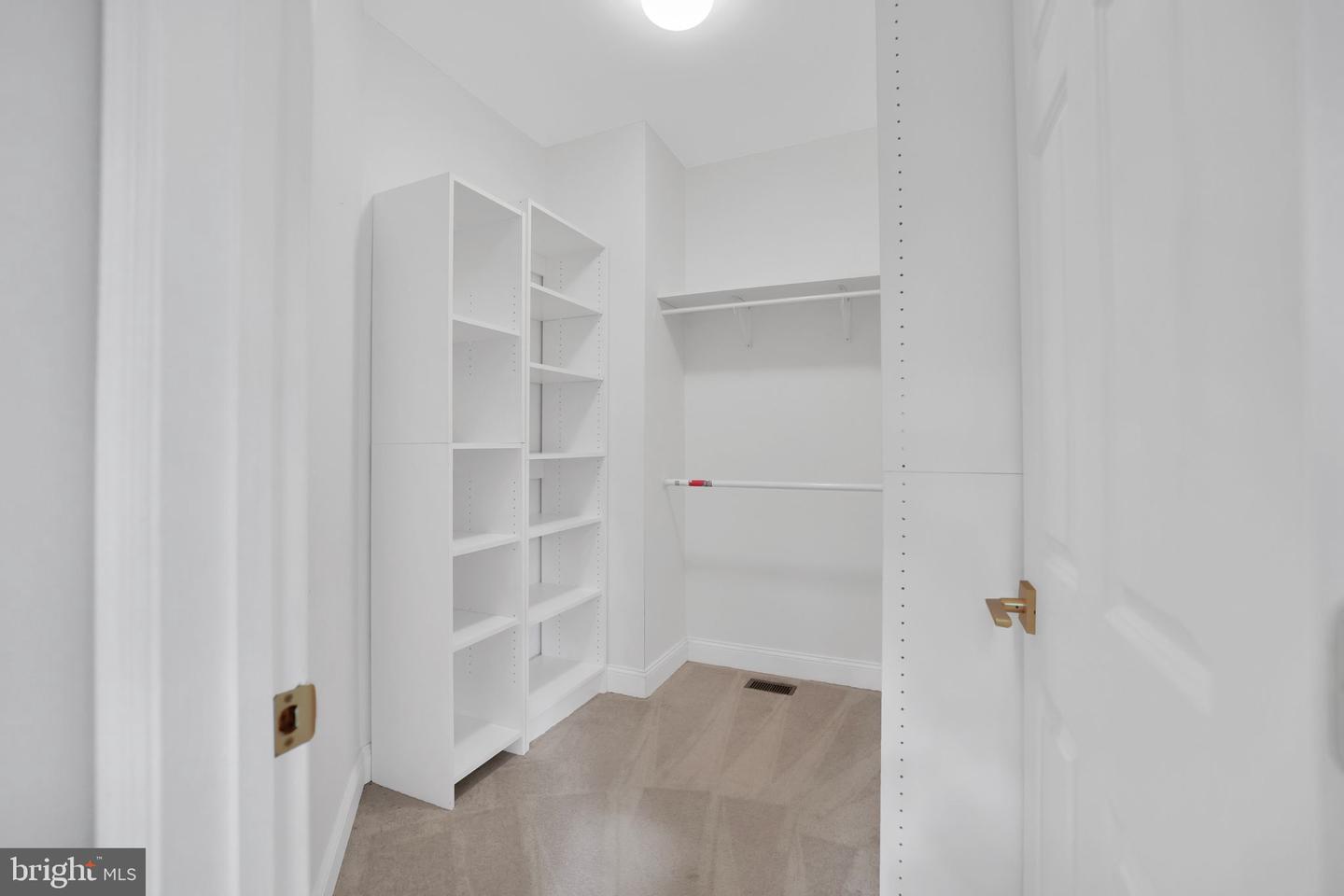 41541 CARTER RIDGE LN, LEESBURG, Virginia 20176, 6 Bedrooms Bedrooms, ,4 BathroomsBathrooms,Residential,For sale,41541 CARTER RIDGE LN,VALO2108264 MLS # VALO2108264