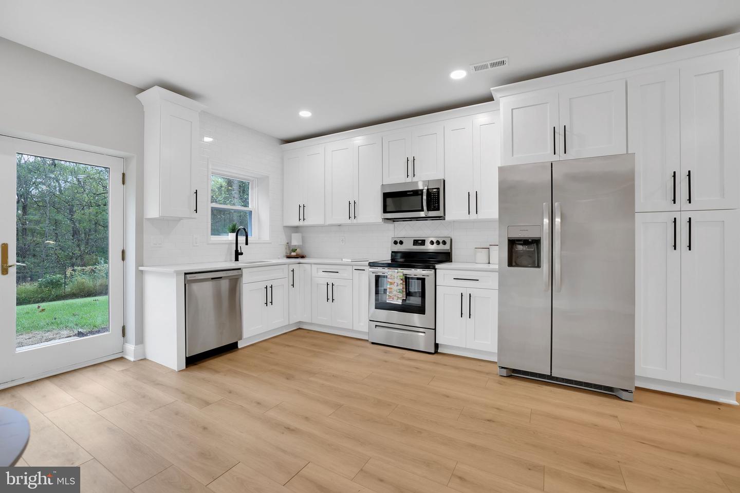 41541 CARTER RIDGE LN, LEESBURG, Virginia 20176, 6 Bedrooms Bedrooms, ,4 BathroomsBathrooms,Residential,For sale,41541 CARTER RIDGE LN,VALO2108264 MLS # VALO2108264