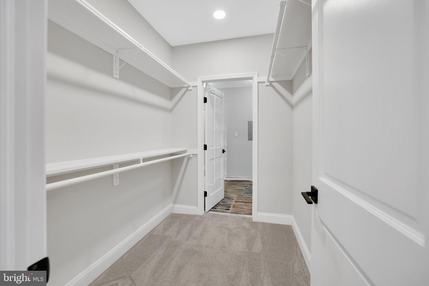 41541 CARTER RIDGE LN, LEESBURG, Virginia 20176, 6 Bedrooms Bedrooms, ,4 BathroomsBathrooms,Residential,For sale,41541 CARTER RIDGE LN,VALO2108264 MLS # VALO2108264