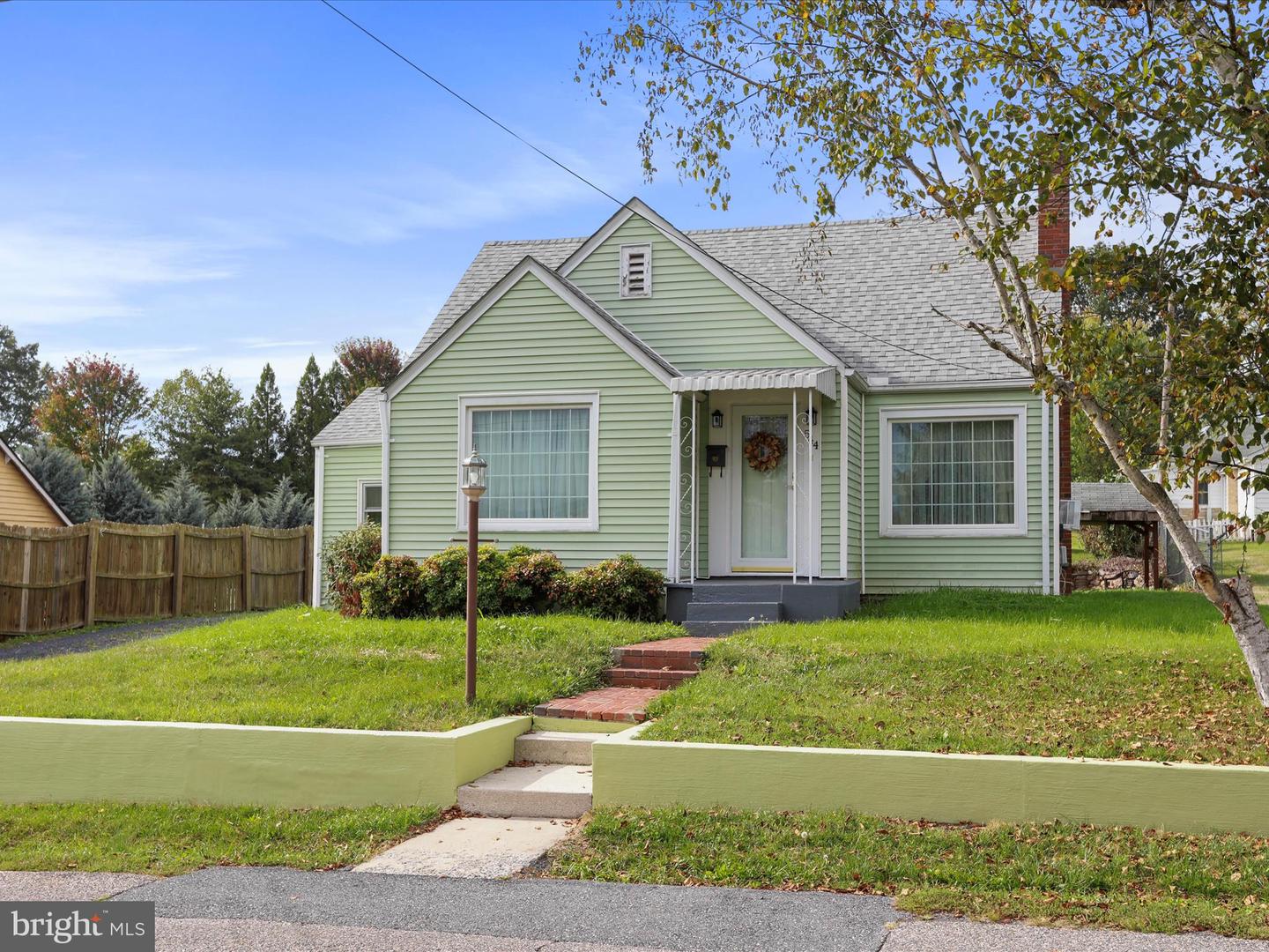 544 WASHINGTON ST, WOODSTOCK, Virginia 22664, 4 Bedrooms Bedrooms, ,1 BathroomBathrooms,Residential,For sale,544 WASHINGTON ST,VASH2012714 MLS # VASH2012714