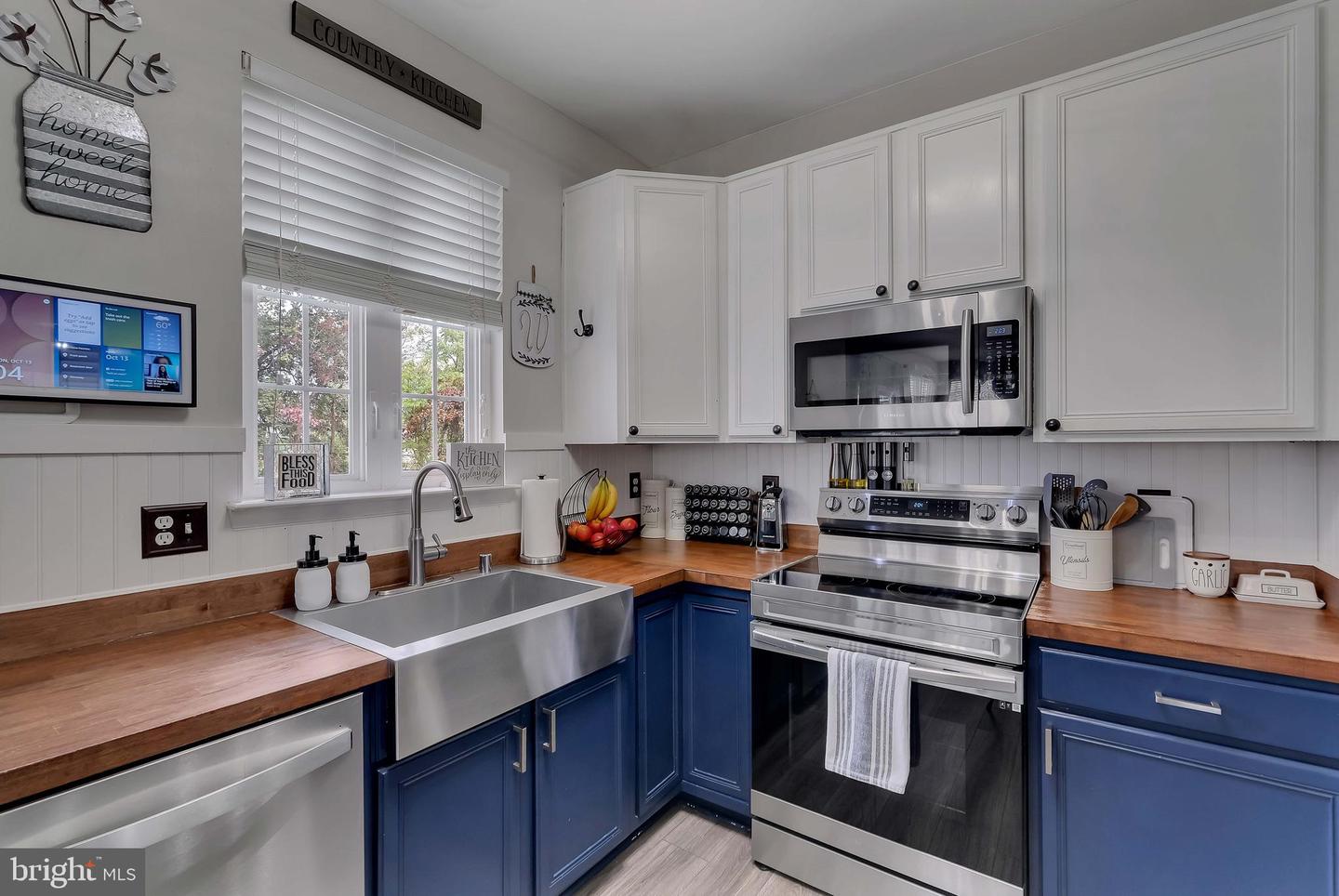 35530 SARASOTA ST, ROUND HILL, Virginia 20141, 4 Bedrooms Bedrooms, ,3 BathroomsBathrooms,Residential,For sale,35530 SARASOTA ST,VALO2108368 MLS # VALO2108368