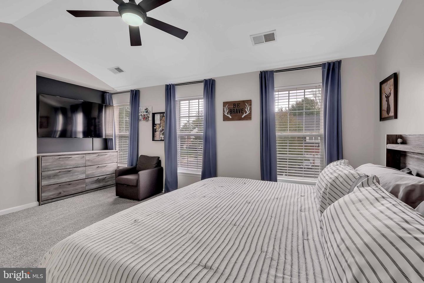 35530 SARASOTA ST, ROUND HILL, Virginia 20141, 4 Bedrooms Bedrooms, ,3 BathroomsBathrooms,Residential,For sale,35530 SARASOTA ST,VALO2108368 MLS # VALO2108368