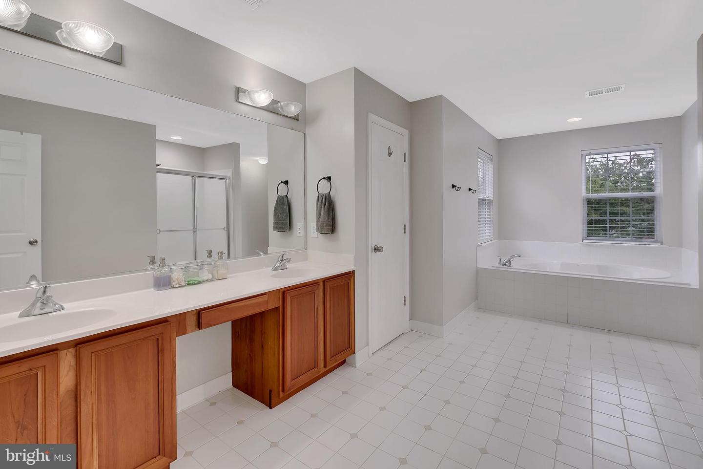 35530 SARASOTA ST, ROUND HILL, Virginia 20141, 4 Bedrooms Bedrooms, ,3 BathroomsBathrooms,Residential,For sale,35530 SARASOTA ST,VALO2108368 MLS # VALO2108368