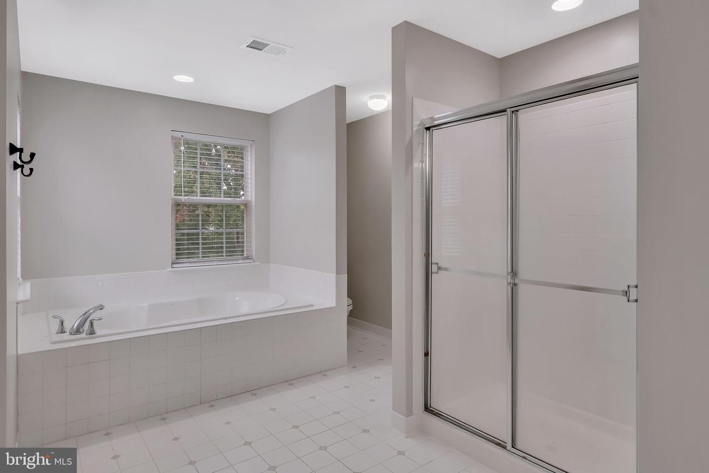 35530 SARASOTA ST, ROUND HILL, Virginia 20141, 4 Bedrooms Bedrooms, ,3 BathroomsBathrooms,Residential,For sale,35530 SARASOTA ST,VALO2108368 MLS # VALO2108368
