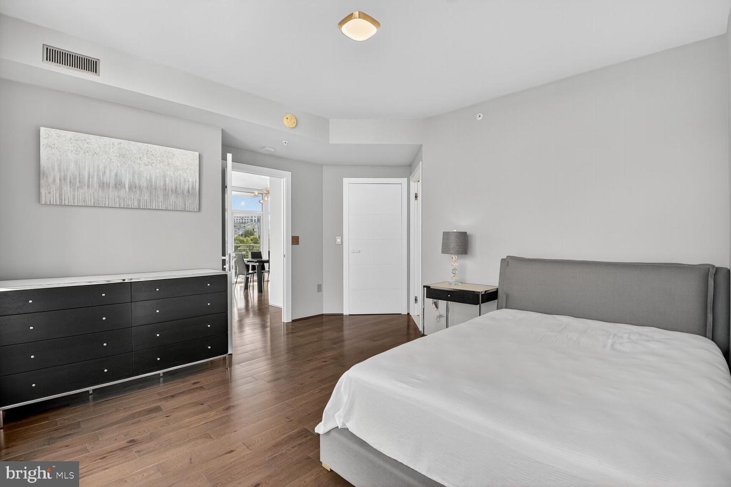 8220 CRESTWOOD HEIGHTS DR #712, MCLEAN, Virginia 22102, 2 Bedrooms Bedrooms, 4 Rooms Rooms,2 BathroomsBathrooms,Residential,For sale,8220 CRESTWOOD HEIGHTS DR #712,VAFX2273122 MLS # VAFX2273122