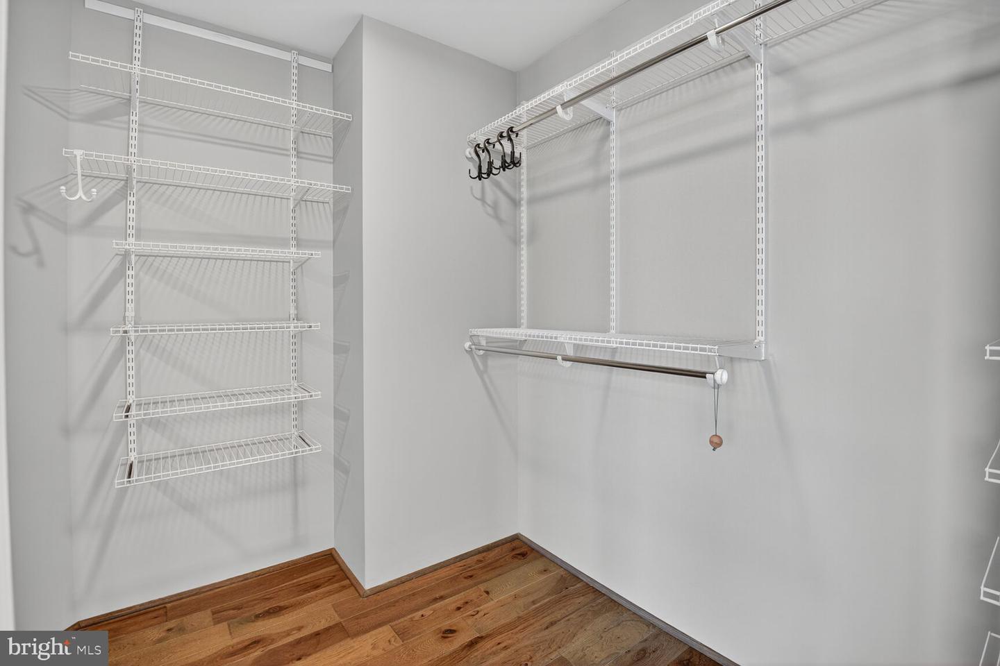 8220 CRESTWOOD HEIGHTS DR #712, MCLEAN, Virginia 22102, 2 Bedrooms Bedrooms, 4 Rooms Rooms,2 BathroomsBathrooms,Residential,For sale,8220 CRESTWOOD HEIGHTS DR #712,VAFX2273122 MLS # VAFX2273122