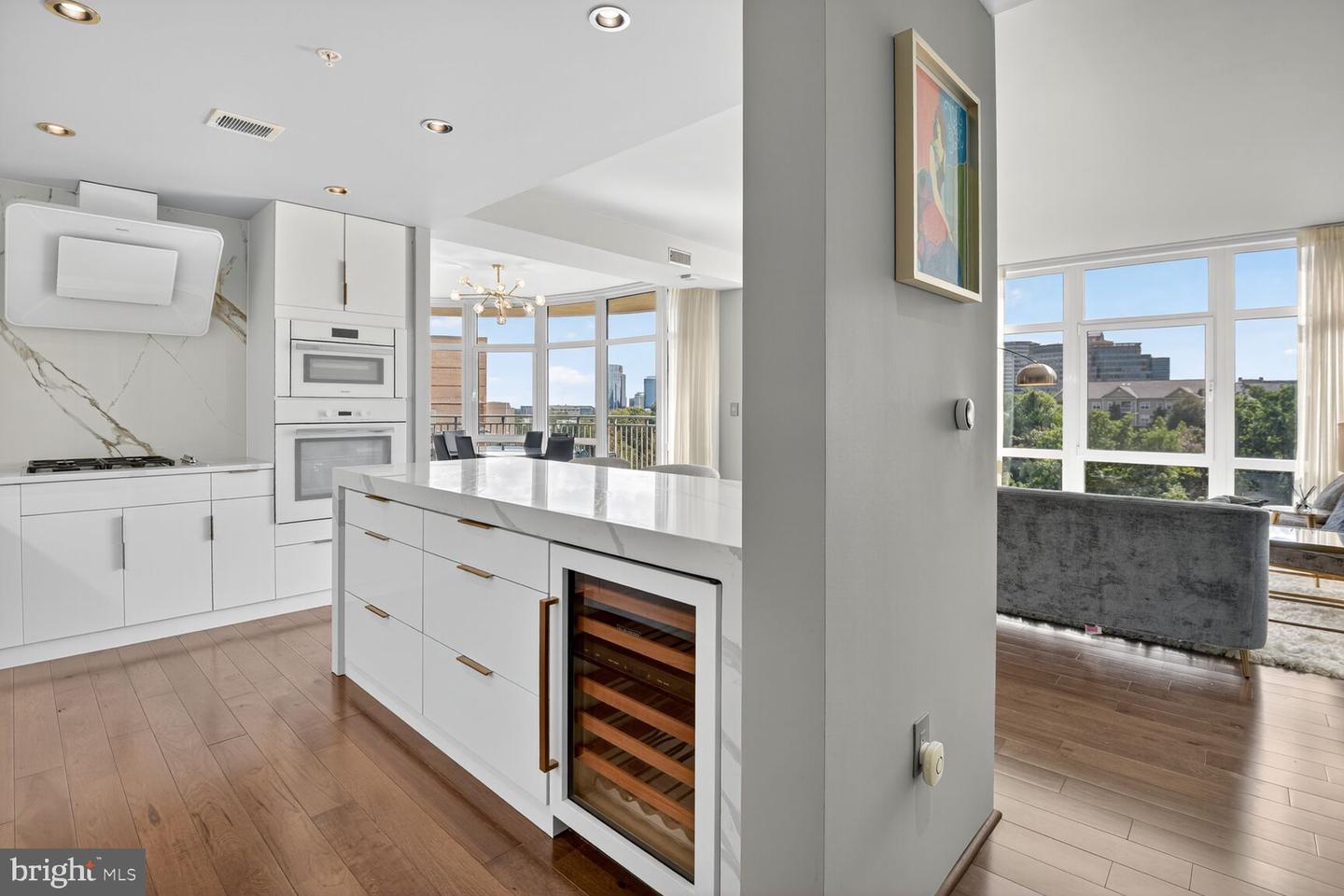 8220 CRESTWOOD HEIGHTS DR #712, MCLEAN, Virginia 22102, 2 Bedrooms Bedrooms, 4 Rooms Rooms,2 BathroomsBathrooms,Residential,For sale,8220 CRESTWOOD HEIGHTS DR #712,VAFX2273122 MLS # VAFX2273122
