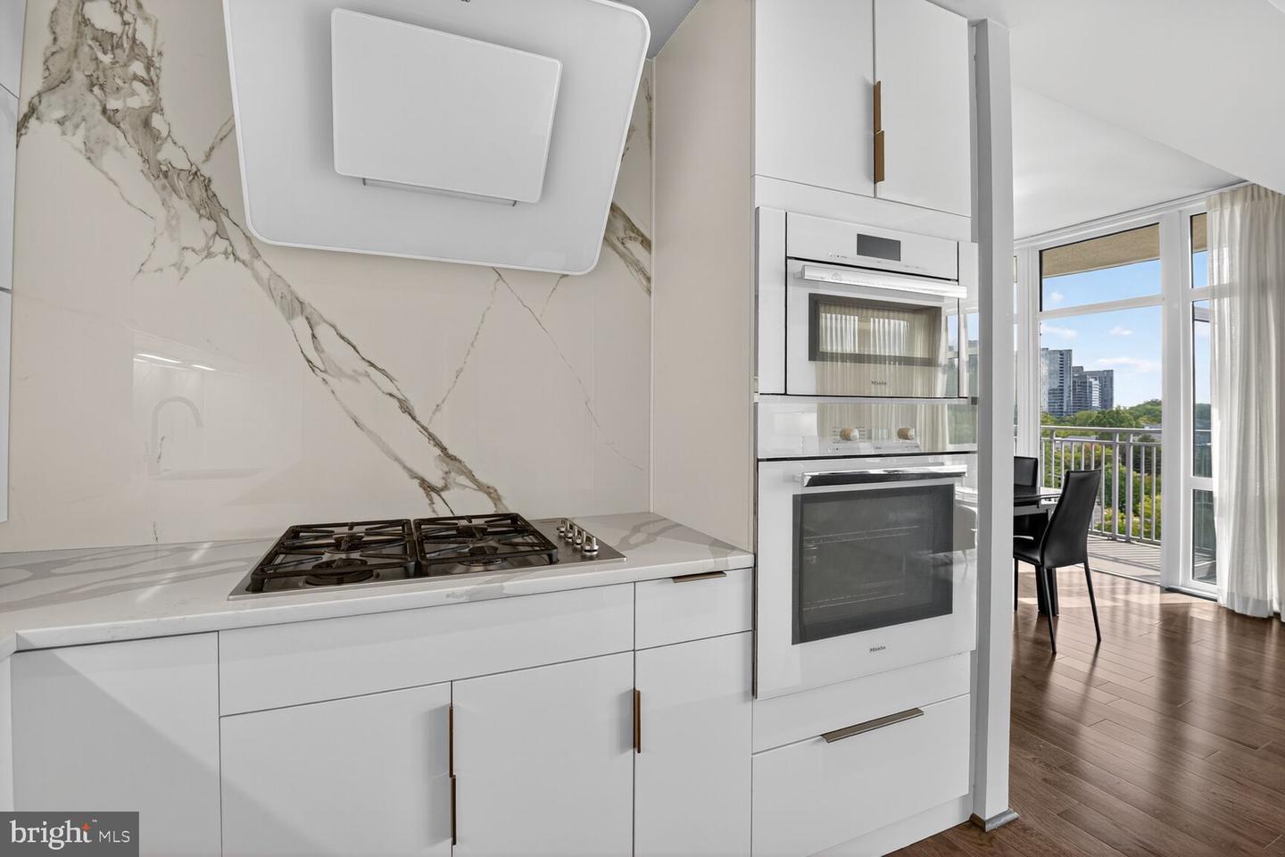 8220 CRESTWOOD HEIGHTS DR #712, MCLEAN, Virginia 22102, 2 Bedrooms Bedrooms, 4 Rooms Rooms,2 BathroomsBathrooms,Residential,For sale,8220 CRESTWOOD HEIGHTS DR #712,VAFX2273122 MLS # VAFX2273122