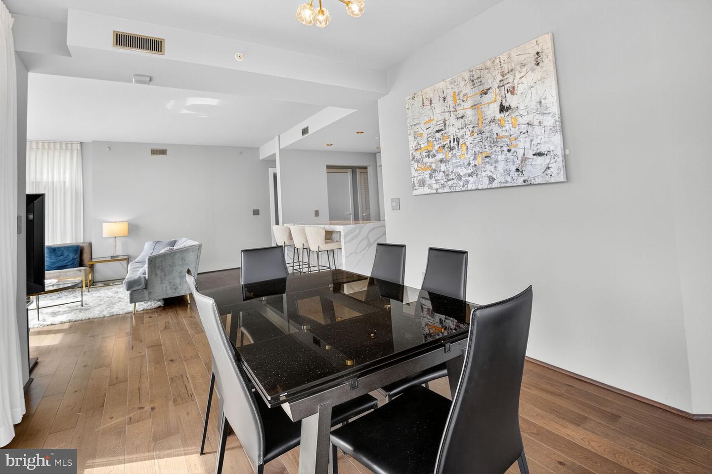 8220 CRESTWOOD HEIGHTS DR #712, MCLEAN, Virginia 22102, 2 Bedrooms Bedrooms, 4 Rooms Rooms,2 BathroomsBathrooms,Residential,For sale,8220 CRESTWOOD HEIGHTS DR #712,VAFX2273122 MLS # VAFX2273122