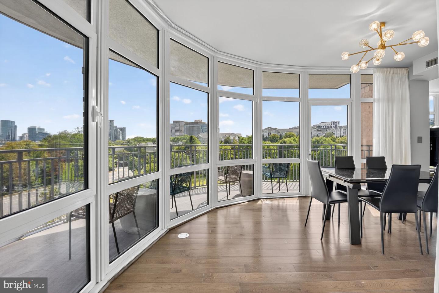 8220 CRESTWOOD HEIGHTS DR #712, MCLEAN, Virginia 22102, 2 Bedrooms Bedrooms, 4 Rooms Rooms,2 BathroomsBathrooms,Residential,For sale,8220 CRESTWOOD HEIGHTS DR #712,VAFX2273122 MLS # VAFX2273122