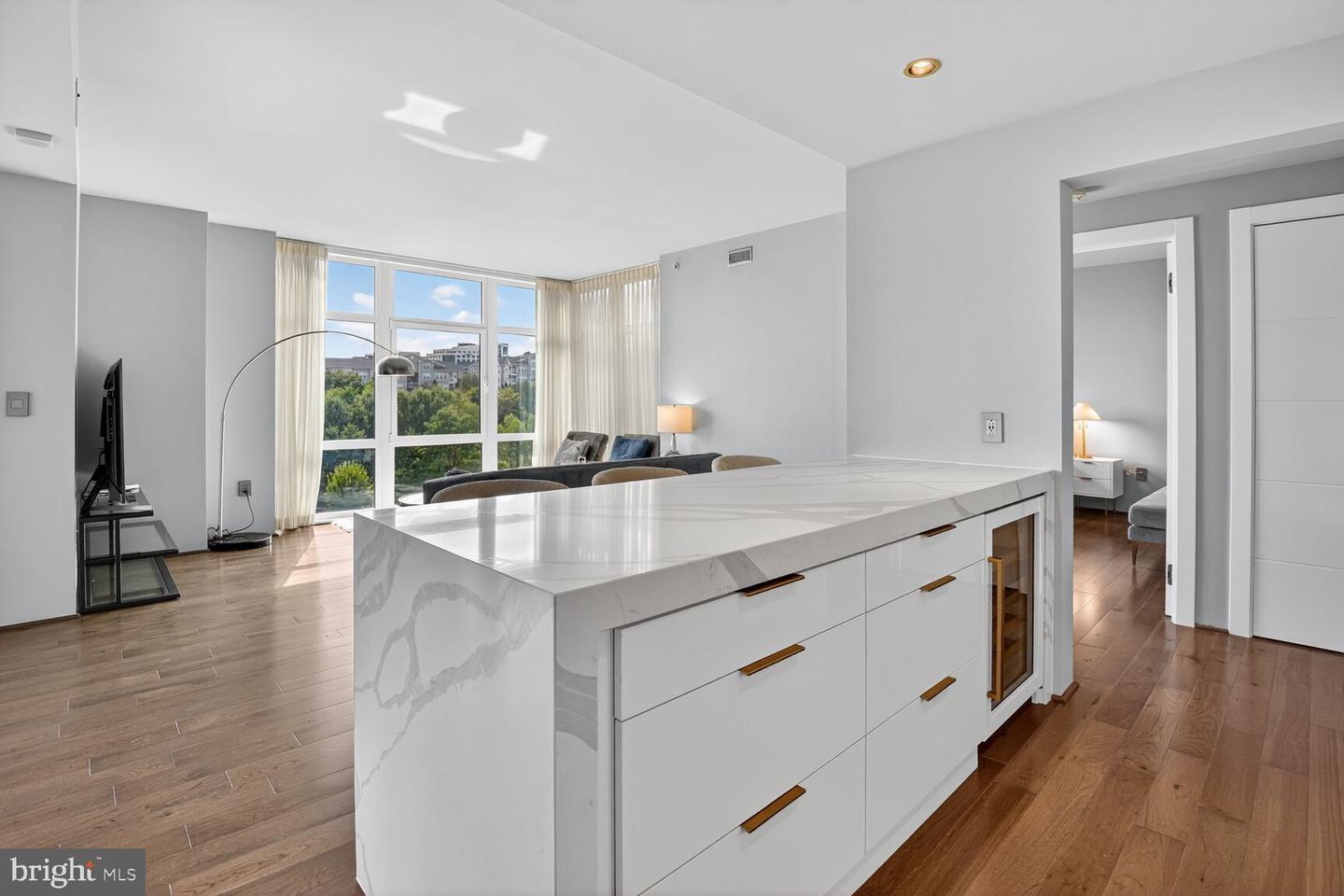 8220 CRESTWOOD HEIGHTS DR #712, MCLEAN, Virginia 22102, 2 Bedrooms Bedrooms, 4 Rooms Rooms,2 BathroomsBathrooms,Residential,For sale,8220 CRESTWOOD HEIGHTS DR #712,VAFX2273122 MLS # VAFX2273122