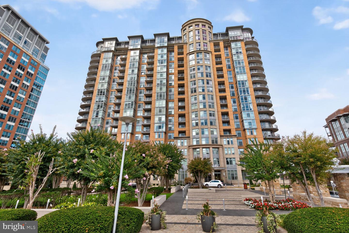 8220 CRESTWOOD HEIGHTS DR #712, MCLEAN, Virginia 22102, 2 Bedrooms Bedrooms, 4 Rooms Rooms,2 BathroomsBathrooms,Residential,For sale,8220 CRESTWOOD HEIGHTS DR #712,VAFX2273122 MLS # VAFX2273122