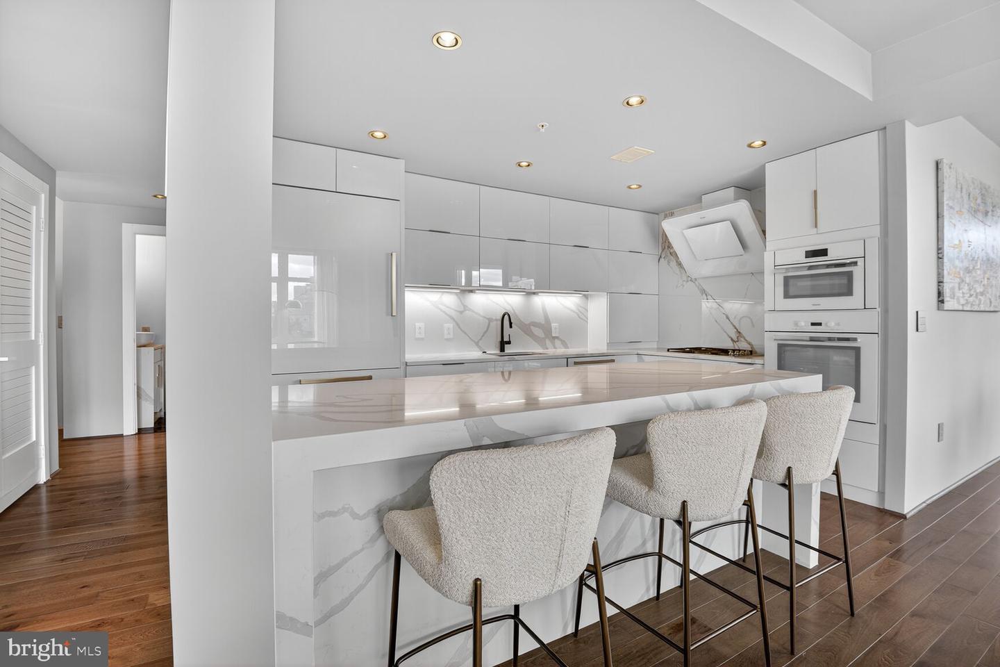 8220 CRESTWOOD HEIGHTS DR #712, MCLEAN, Virginia 22102, 2 Bedrooms Bedrooms, 4 Rooms Rooms,2 BathroomsBathrooms,Residential,For sale,8220 CRESTWOOD HEIGHTS DR #712,VAFX2273122 MLS # VAFX2273122