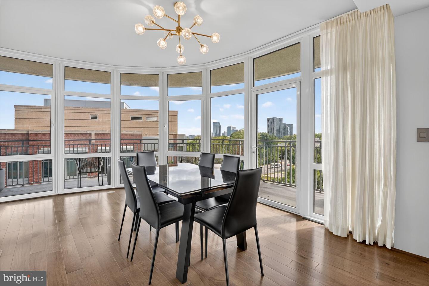 8220 CRESTWOOD HEIGHTS DR #712, MCLEAN, Virginia 22102, 2 Bedrooms Bedrooms, 4 Rooms Rooms,2 BathroomsBathrooms,Residential,For sale,8220 CRESTWOOD HEIGHTS DR #712,VAFX2273122 MLS # VAFX2273122