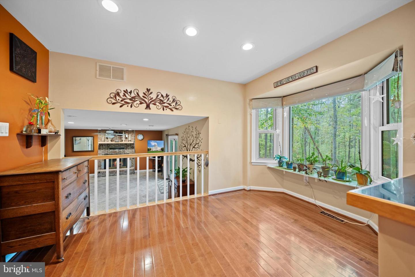 7414 KETTLE RIDGE DR, NOKESVILLE, Virginia 20181, 4 Bedrooms Bedrooms, ,2 BathroomsBathrooms,Residential,For sale,7414 KETTLE RIDGE DR,VAFQ2019316 MLS # VAFQ2019316