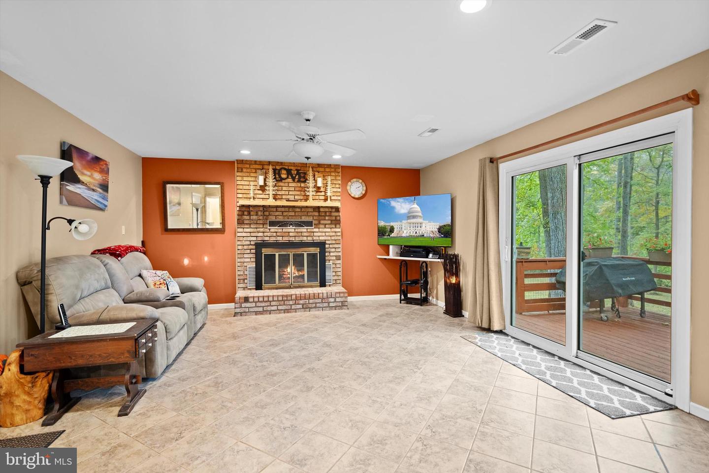 7414 KETTLE RIDGE DR, NOKESVILLE, Virginia 20181, 4 Bedrooms Bedrooms, ,2 BathroomsBathrooms,Residential,For sale,7414 KETTLE RIDGE DR,VAFQ2019316 MLS # VAFQ2019316