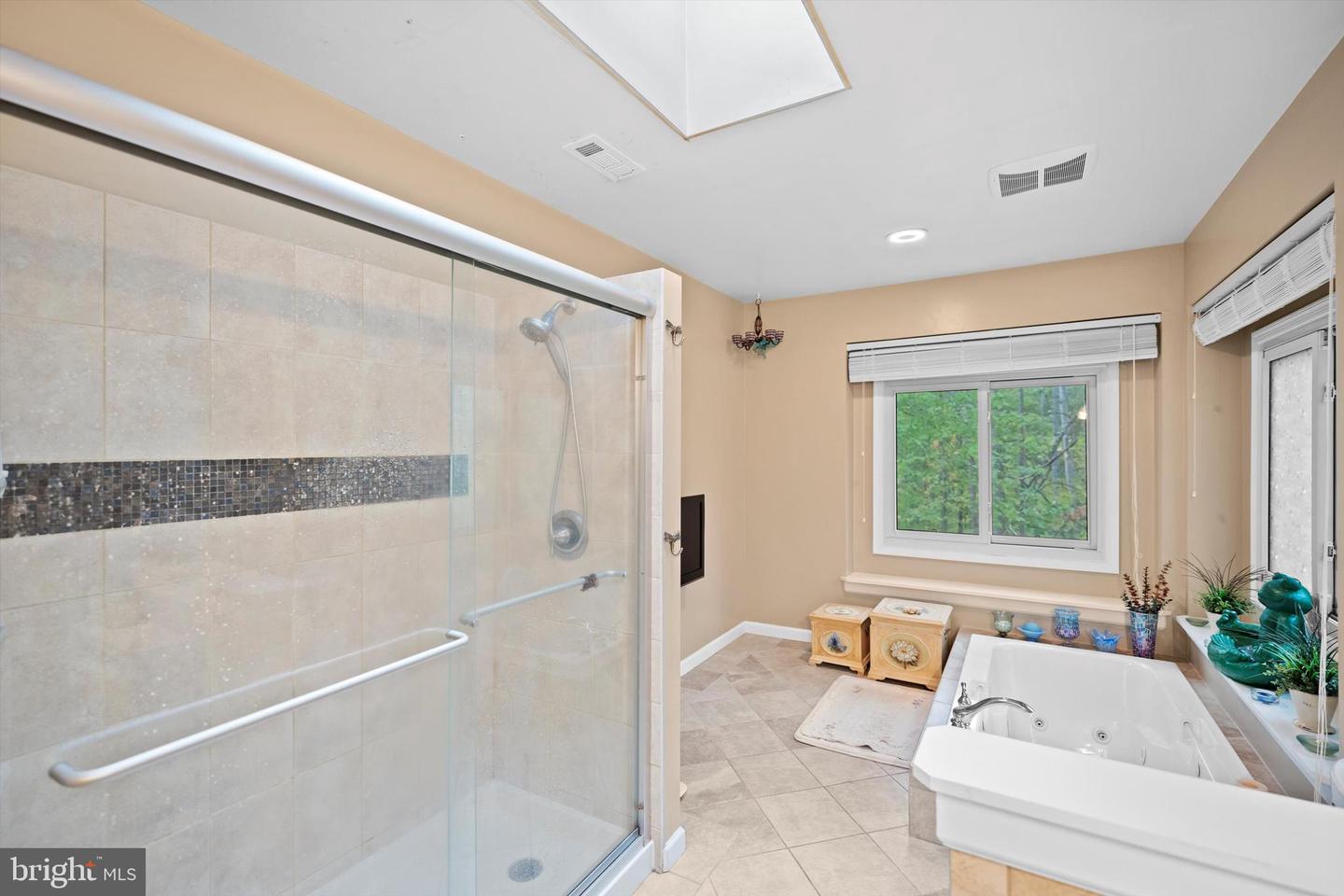7414 KETTLE RIDGE DR, NOKESVILLE, Virginia 20181, 4 Bedrooms Bedrooms, ,2 BathroomsBathrooms,Residential,For sale,7414 KETTLE RIDGE DR,VAFQ2019316 MLS # VAFQ2019316
