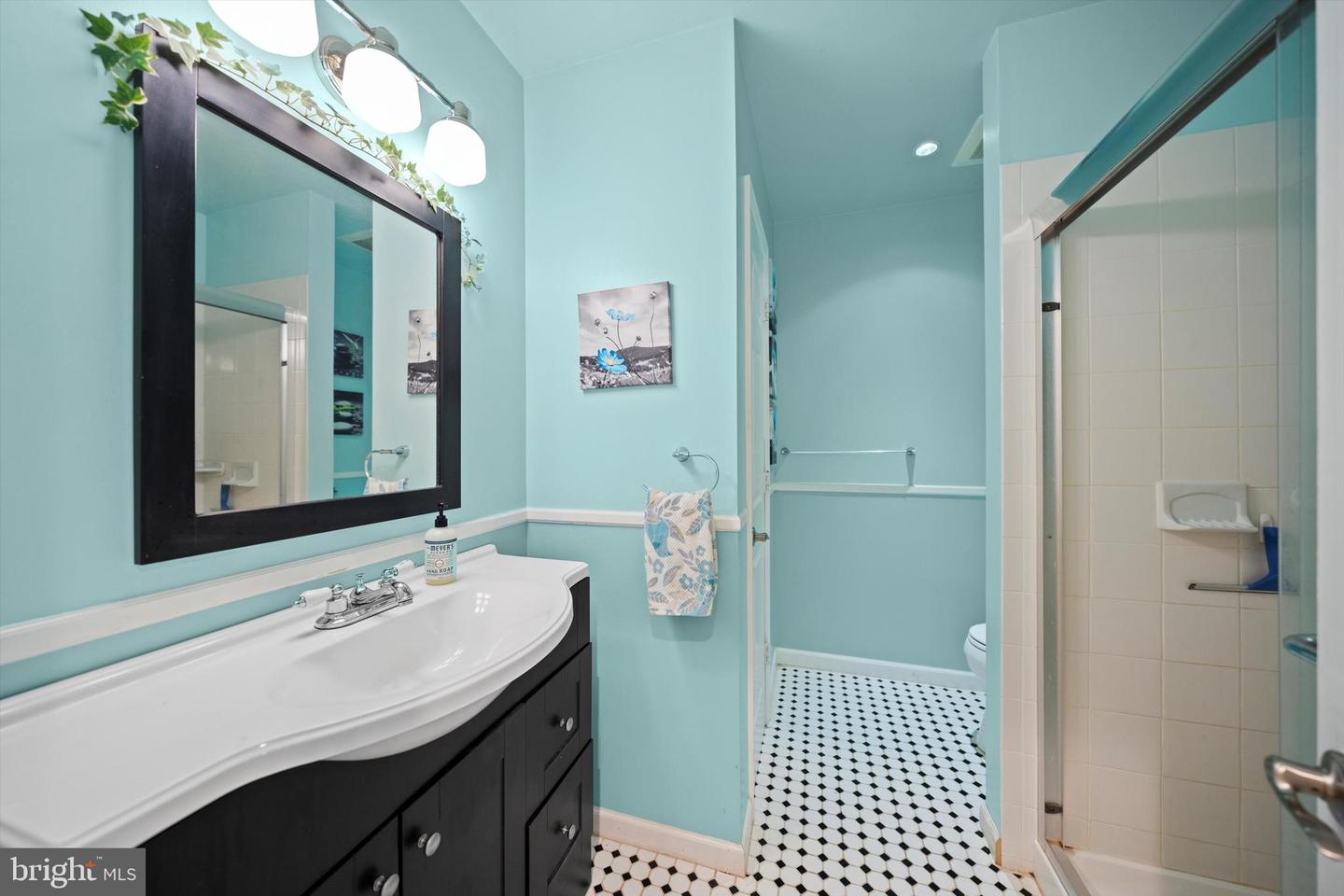 7414 KETTLE RIDGE DR, NOKESVILLE, Virginia 20181, 4 Bedrooms Bedrooms, ,2 BathroomsBathrooms,Residential,For sale,7414 KETTLE RIDGE DR,VAFQ2019316 MLS # VAFQ2019316