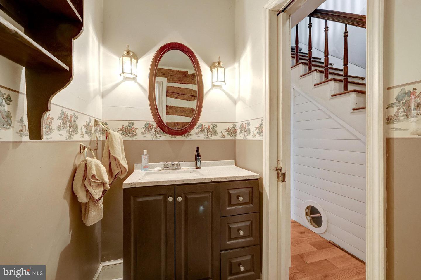 39 NEW CUT RD, ROUND HILL, Virginia 20141, 7 Bedrooms Bedrooms, ,3 BathroomsBathrooms,Residential,For sale,39 NEW CUT RD,VALO2108464 MLS # VALO2108464