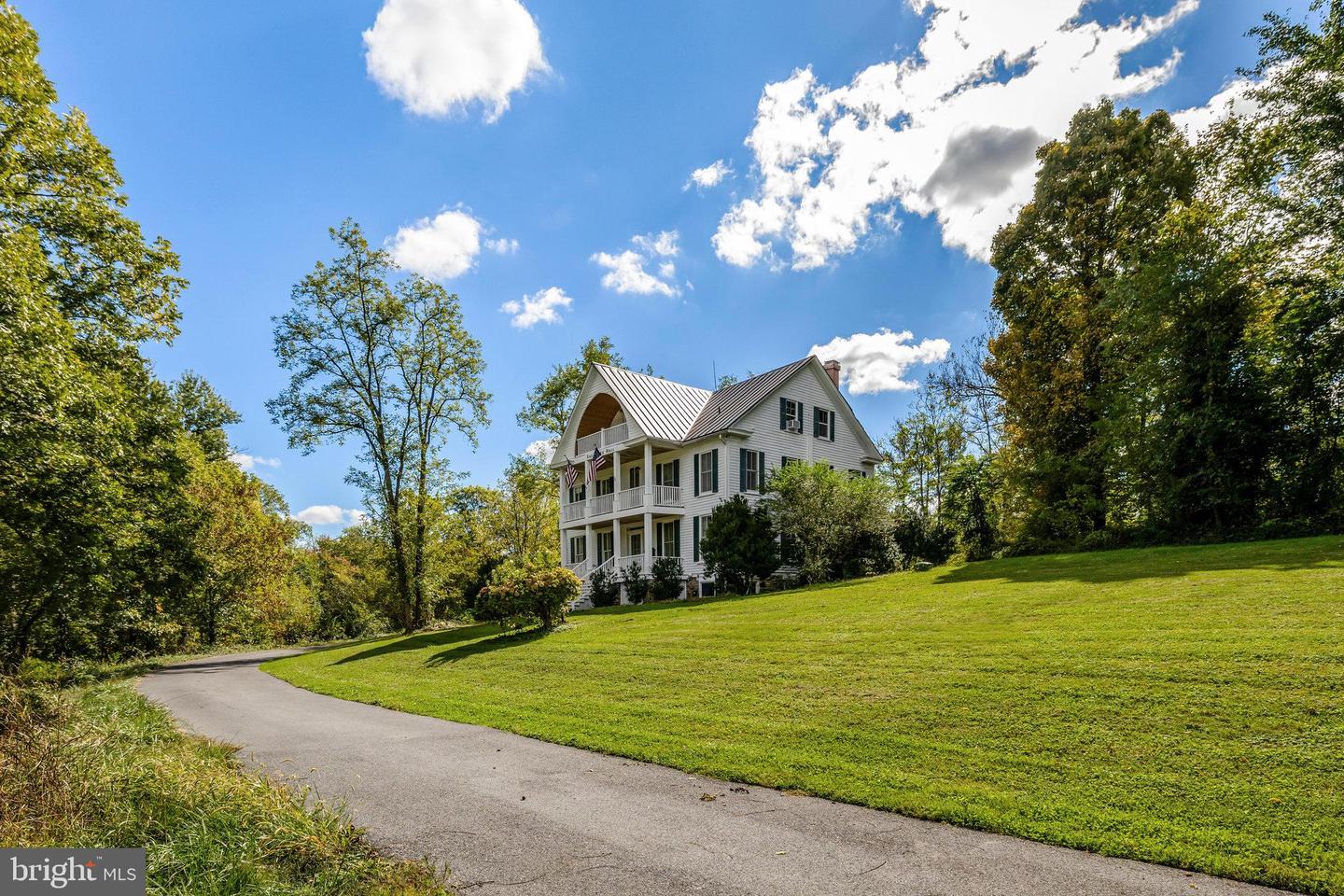 39 NEW CUT RD, ROUND HILL, Virginia 20141, 7 Bedrooms Bedrooms, ,3 BathroomsBathrooms,Residential,For sale,39 NEW CUT RD,VALO2108464 MLS # VALO2108464