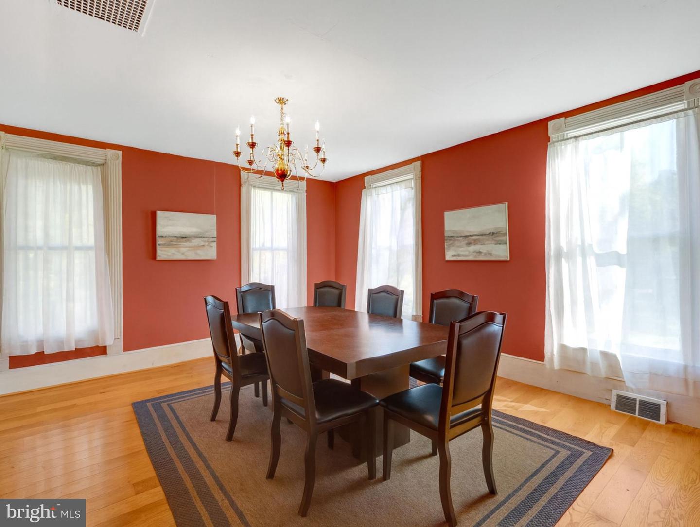 39 NEW CUT RD, ROUND HILL, Virginia 20141, 7 Bedrooms Bedrooms, ,3 BathroomsBathrooms,Residential,For sale,39 NEW CUT RD,VALO2108464 MLS # VALO2108464