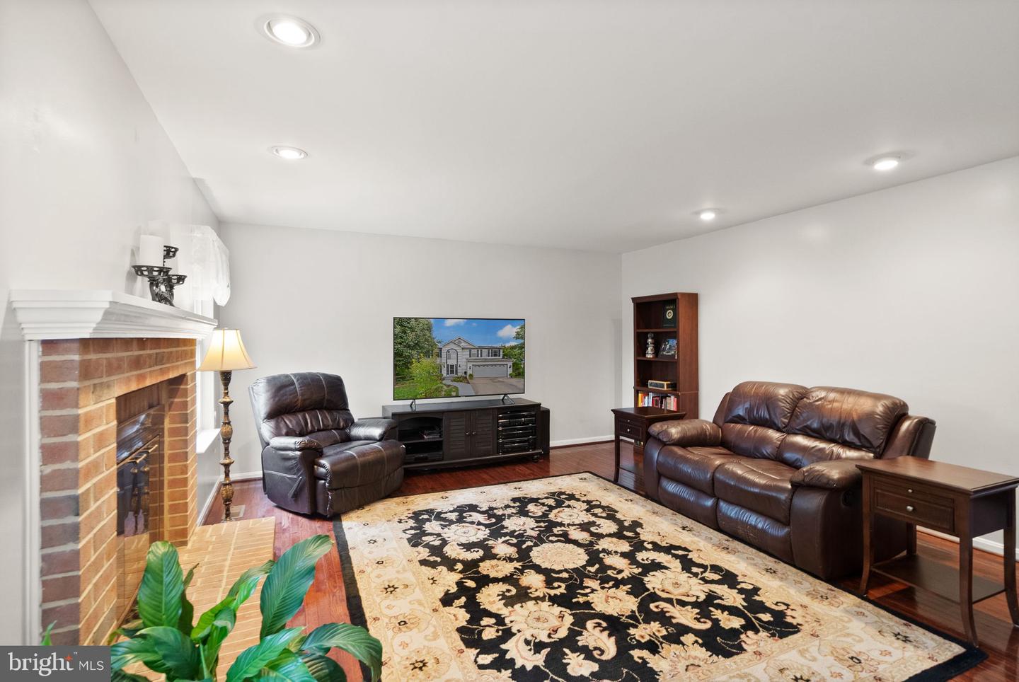 20900 HOLLYBERRY CT, ASHBURN, Virginia 20147, 5 Bedrooms Bedrooms, ,3 BathroomsBathrooms,Residential,For sale,20900 HOLLYBERRY CT,VALO2108522 MLS # VALO2108522