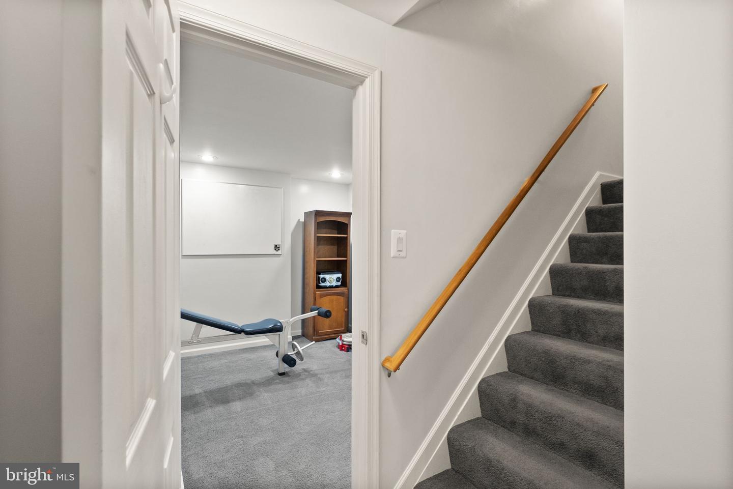 20900 HOLLYBERRY CT, ASHBURN, Virginia 20147, 5 Bedrooms Bedrooms, ,3 BathroomsBathrooms,Residential,For sale,20900 HOLLYBERRY CT,VALO2108522 MLS # VALO2108522