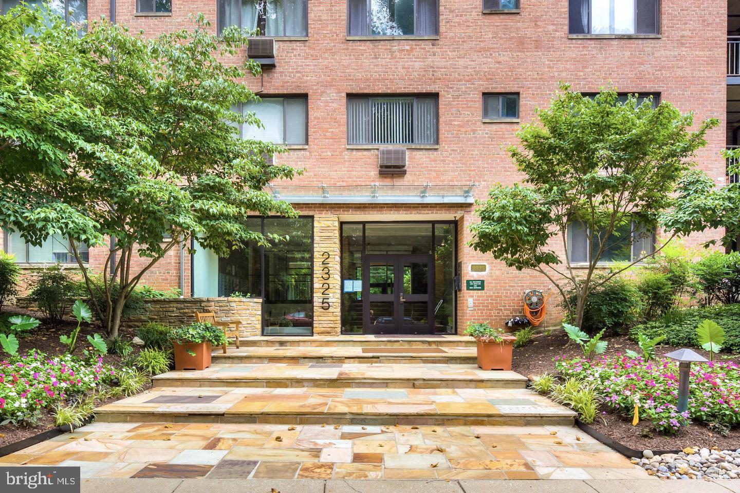 2325 42ND ST NW #420, WASHINGTON, District Of Columbia 20007, 1 Bedroom Bedrooms, ,1 BathroomBathrooms,Residential,For sale,2325 42ND ST NW #420,DCDC2226312 MLS # DCDC2226312