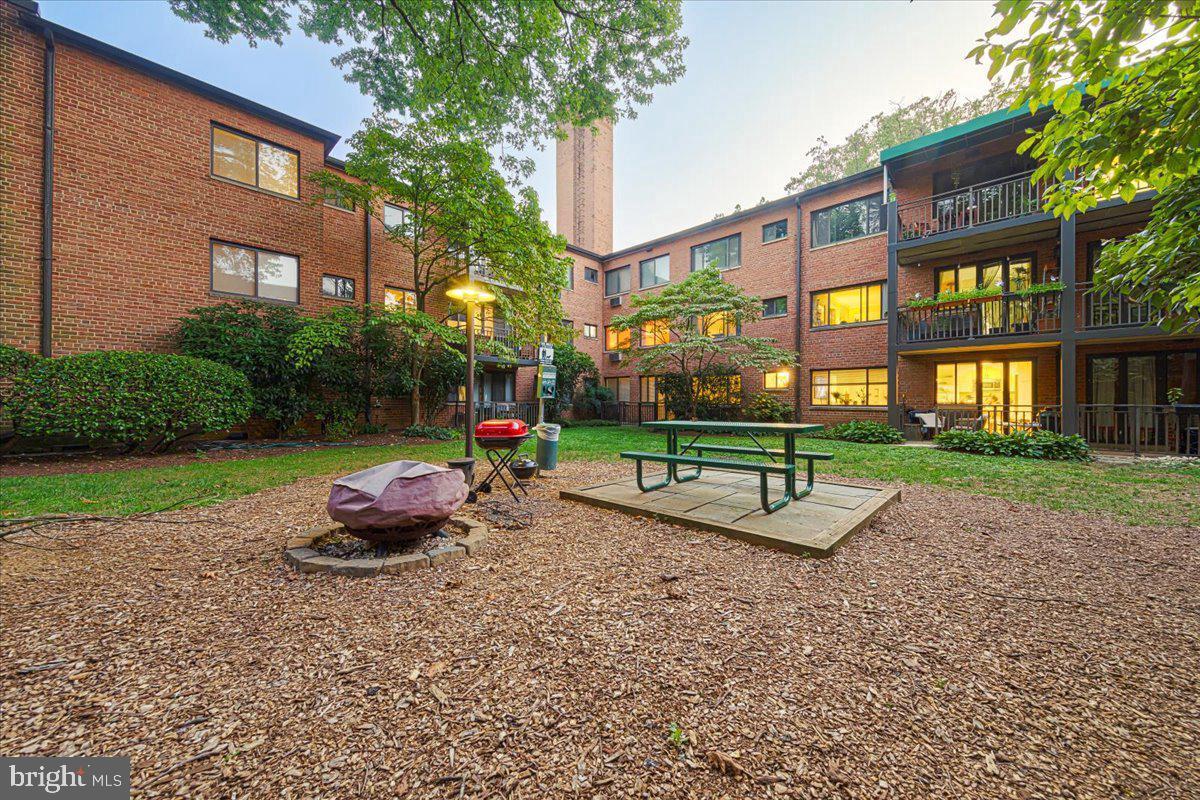 2325 42ND ST NW #420, WASHINGTON, District Of Columbia 20007, 1 Bedroom Bedrooms, ,1 BathroomBathrooms,Residential,For sale,2325 42ND ST NW #420,DCDC2226312 MLS # DCDC2226312