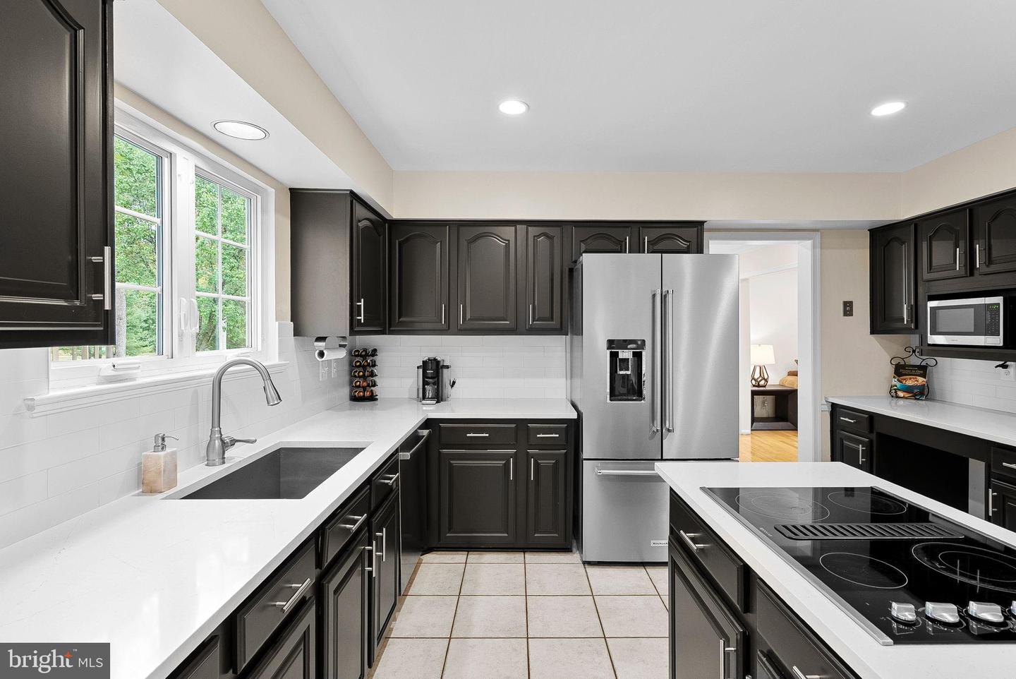18 CHRISTOPHER LN, STERLING, Virginia 20165, 4 Bedrooms Bedrooms, 19 Rooms Rooms,3 BathroomsBathrooms,Residential,For sale,18 CHRISTOPHER LN,VALO2108554 MLS # VALO2108554