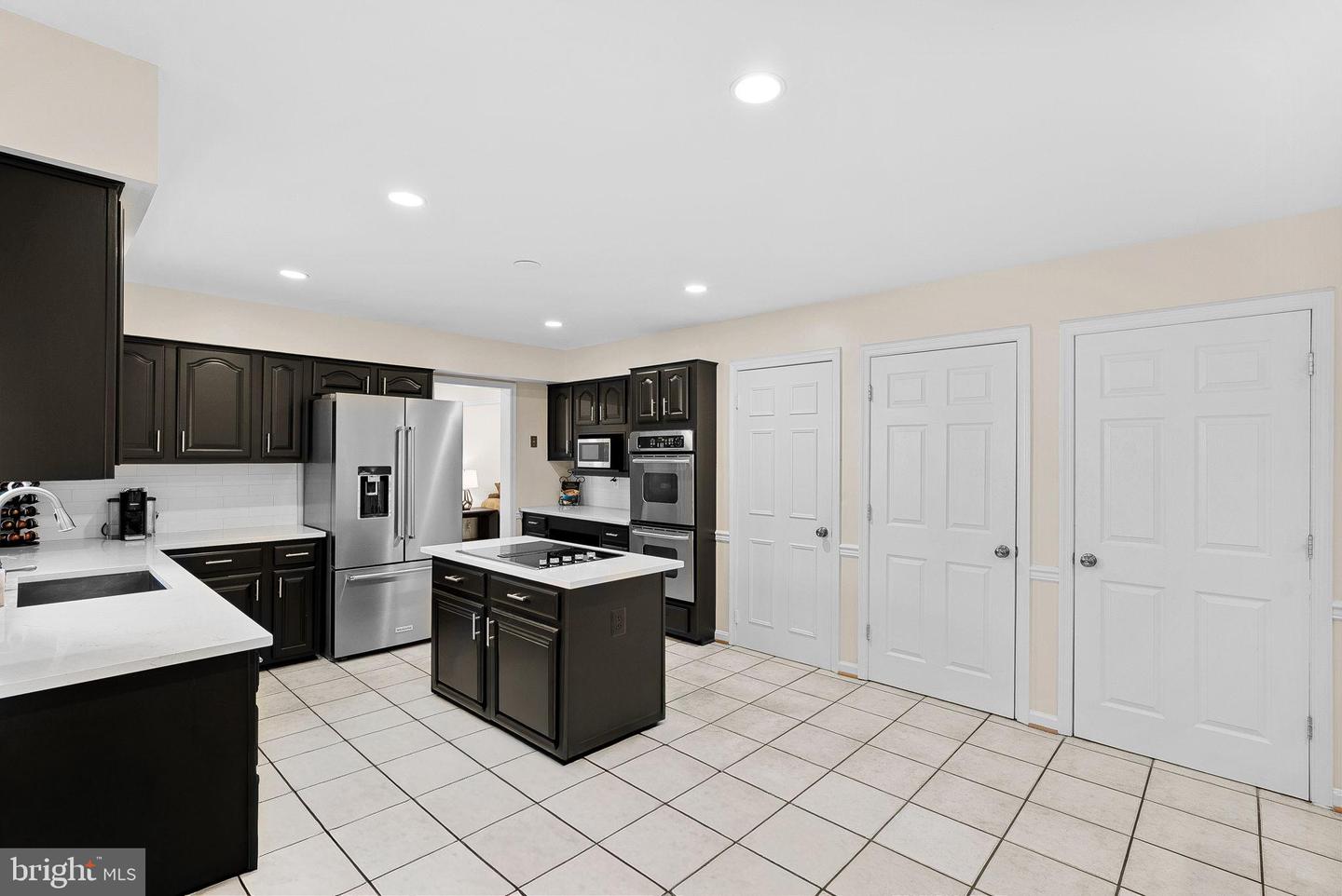 18 CHRISTOPHER LN, STERLING, Virginia 20165, 4 Bedrooms Bedrooms, 19 Rooms Rooms,3 BathroomsBathrooms,Residential,For sale,18 CHRISTOPHER LN,VALO2108554 MLS # VALO2108554