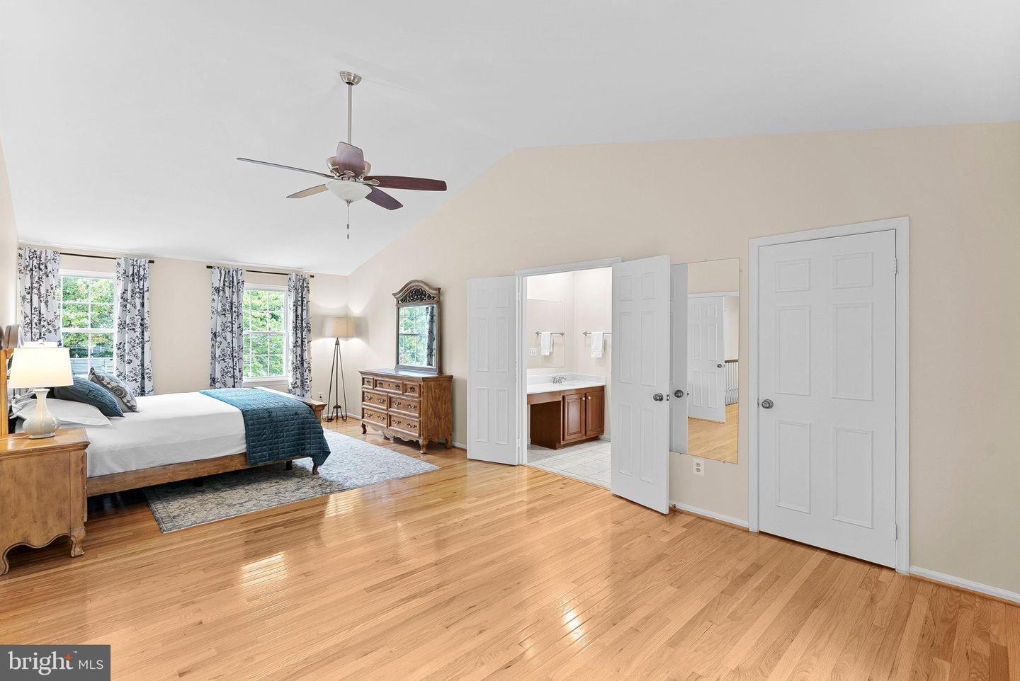 18 CHRISTOPHER LN, STERLING, Virginia 20165, 4 Bedrooms Bedrooms, 19 Rooms Rooms,3 BathroomsBathrooms,Residential,For sale,18 CHRISTOPHER LN,VALO2108554 MLS # VALO2108554