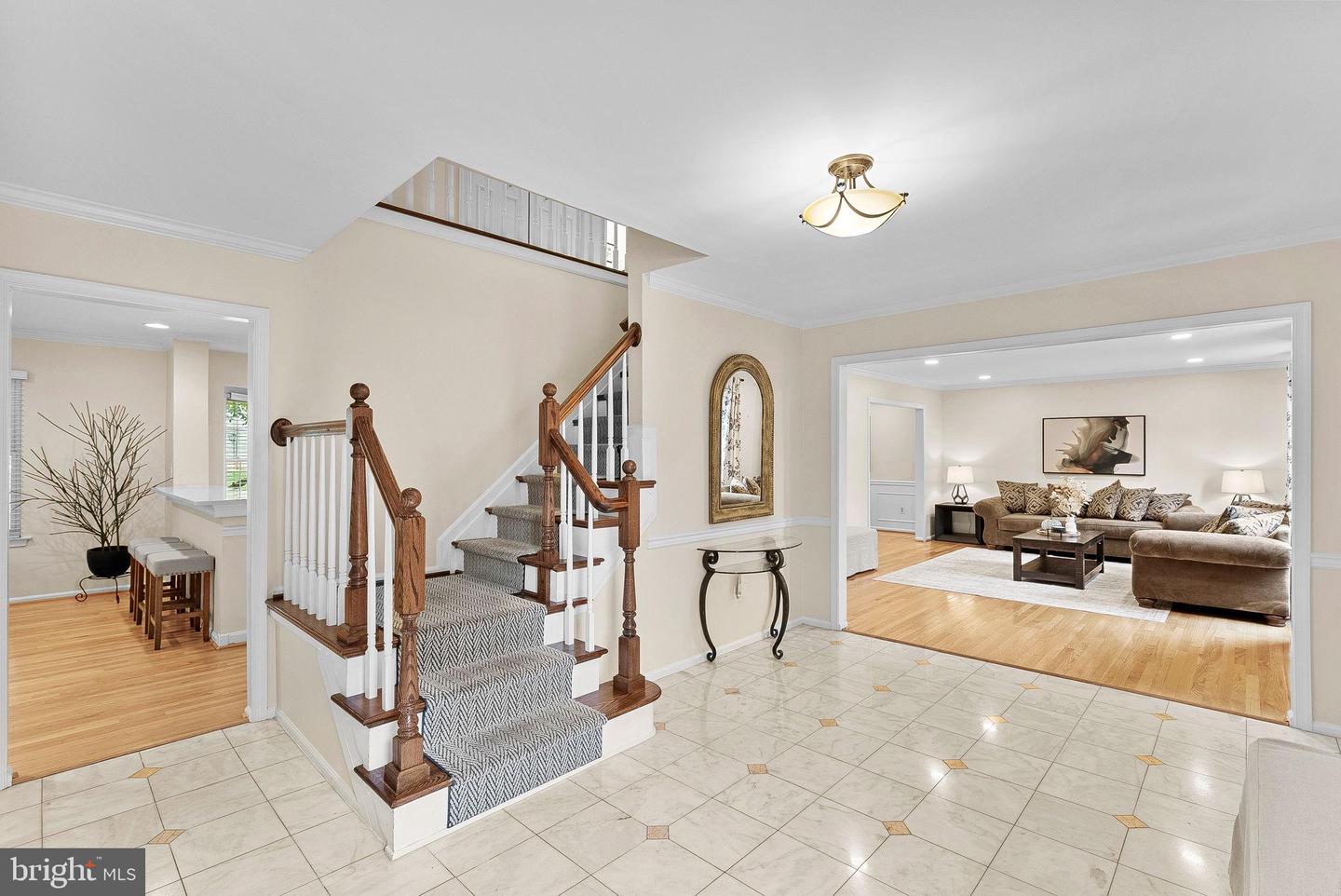 18 CHRISTOPHER LN, STERLING, Virginia 20165, 4 Bedrooms Bedrooms, 19 Rooms Rooms,3 BathroomsBathrooms,Residential,For sale,18 CHRISTOPHER LN,VALO2108554 MLS # VALO2108554