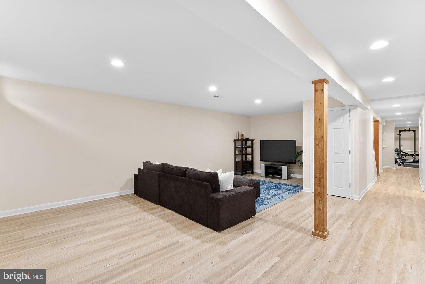 18 CHRISTOPHER LN, STERLING, Virginia 20165, 4 Bedrooms Bedrooms, 19 Rooms Rooms,3 BathroomsBathrooms,Residential,For sale,18 CHRISTOPHER LN,VALO2108554 MLS # VALO2108554