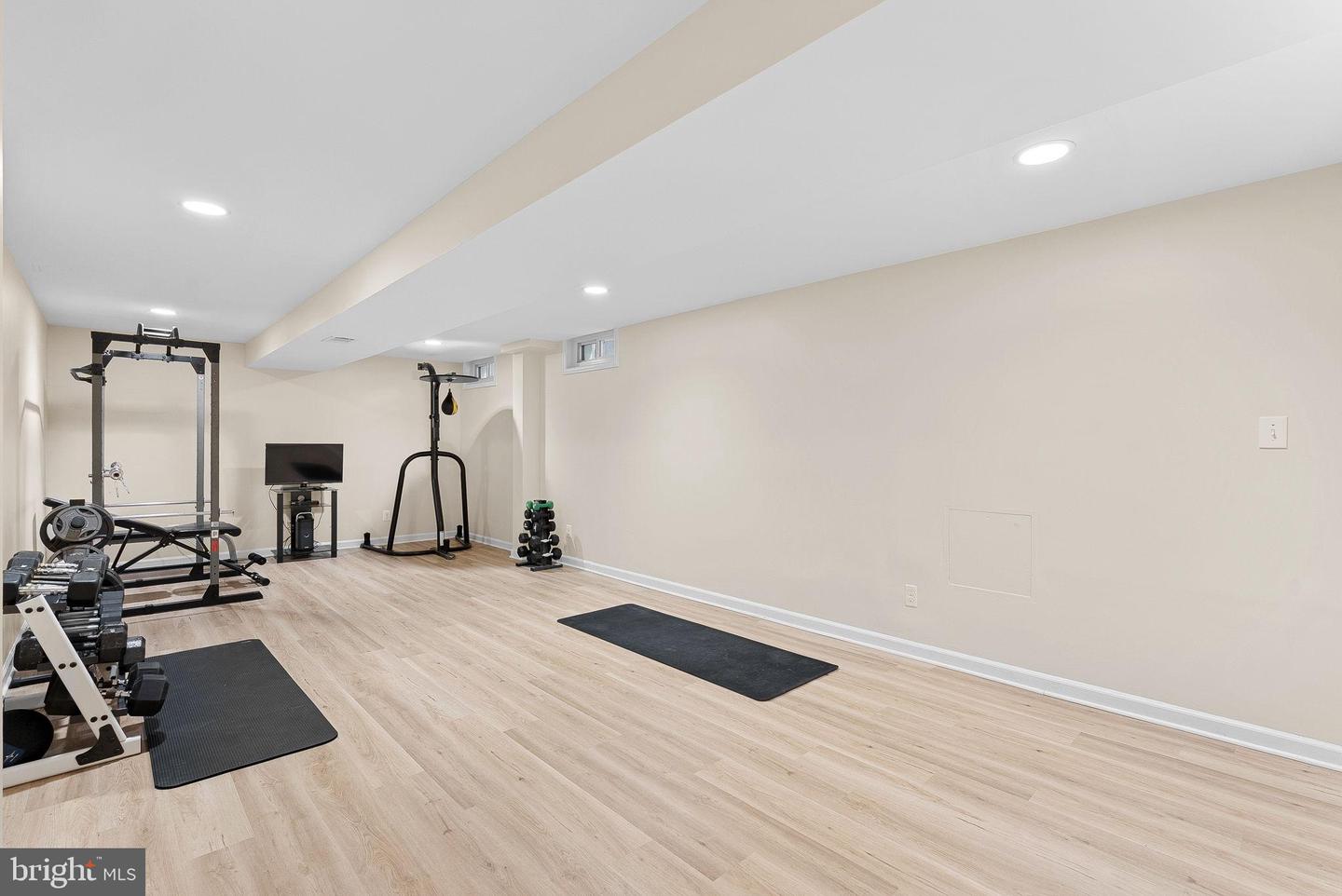 18 CHRISTOPHER LN, STERLING, Virginia 20165, 4 Bedrooms Bedrooms, 19 Rooms Rooms,3 BathroomsBathrooms,Residential,For sale,18 CHRISTOPHER LN,VALO2108554 MLS # VALO2108554