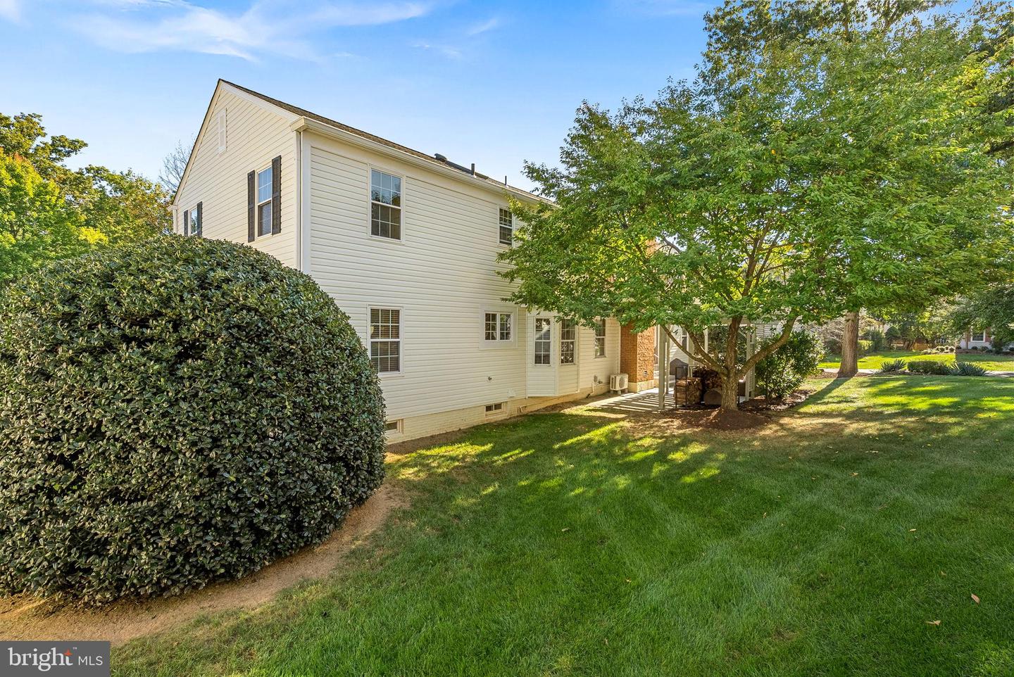 18 CHRISTOPHER LN, STERLING, Virginia 20165, 4 Bedrooms Bedrooms, 19 Rooms Rooms,3 BathroomsBathrooms,Residential,For sale,18 CHRISTOPHER LN,VALO2108554 MLS # VALO2108554