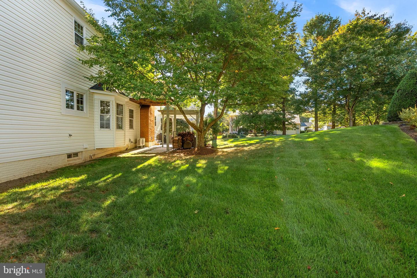 18 CHRISTOPHER LN, STERLING, Virginia 20165, 4 Bedrooms Bedrooms, 19 Rooms Rooms,3 BathroomsBathrooms,Residential,For sale,18 CHRISTOPHER LN,VALO2108554 MLS # VALO2108554