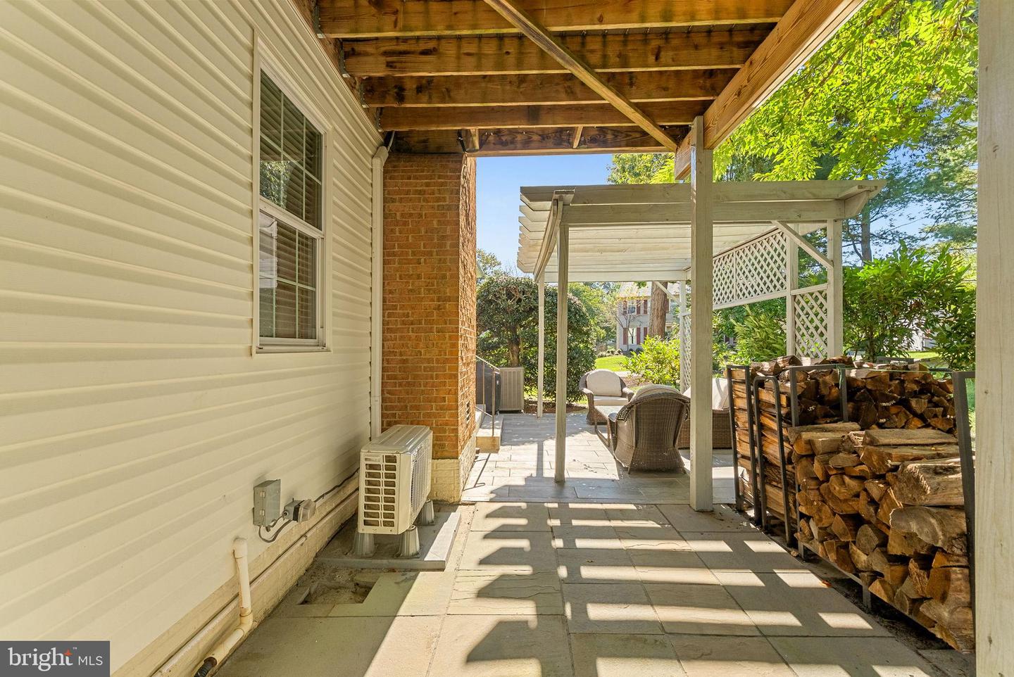 18 CHRISTOPHER LN, STERLING, Virginia 20165, 4 Bedrooms Bedrooms, 19 Rooms Rooms,3 BathroomsBathrooms,Residential,For sale,18 CHRISTOPHER LN,VALO2108554 MLS # VALO2108554