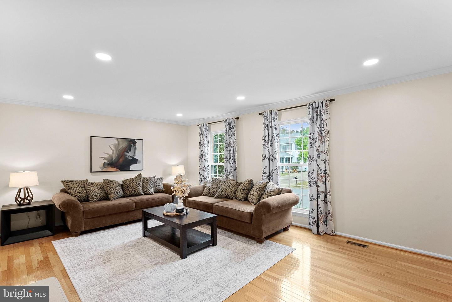 18 CHRISTOPHER LN, STERLING, Virginia 20165, 4 Bedrooms Bedrooms, 19 Rooms Rooms,3 BathroomsBathrooms,Residential,For sale,18 CHRISTOPHER LN,VALO2108554 MLS # VALO2108554