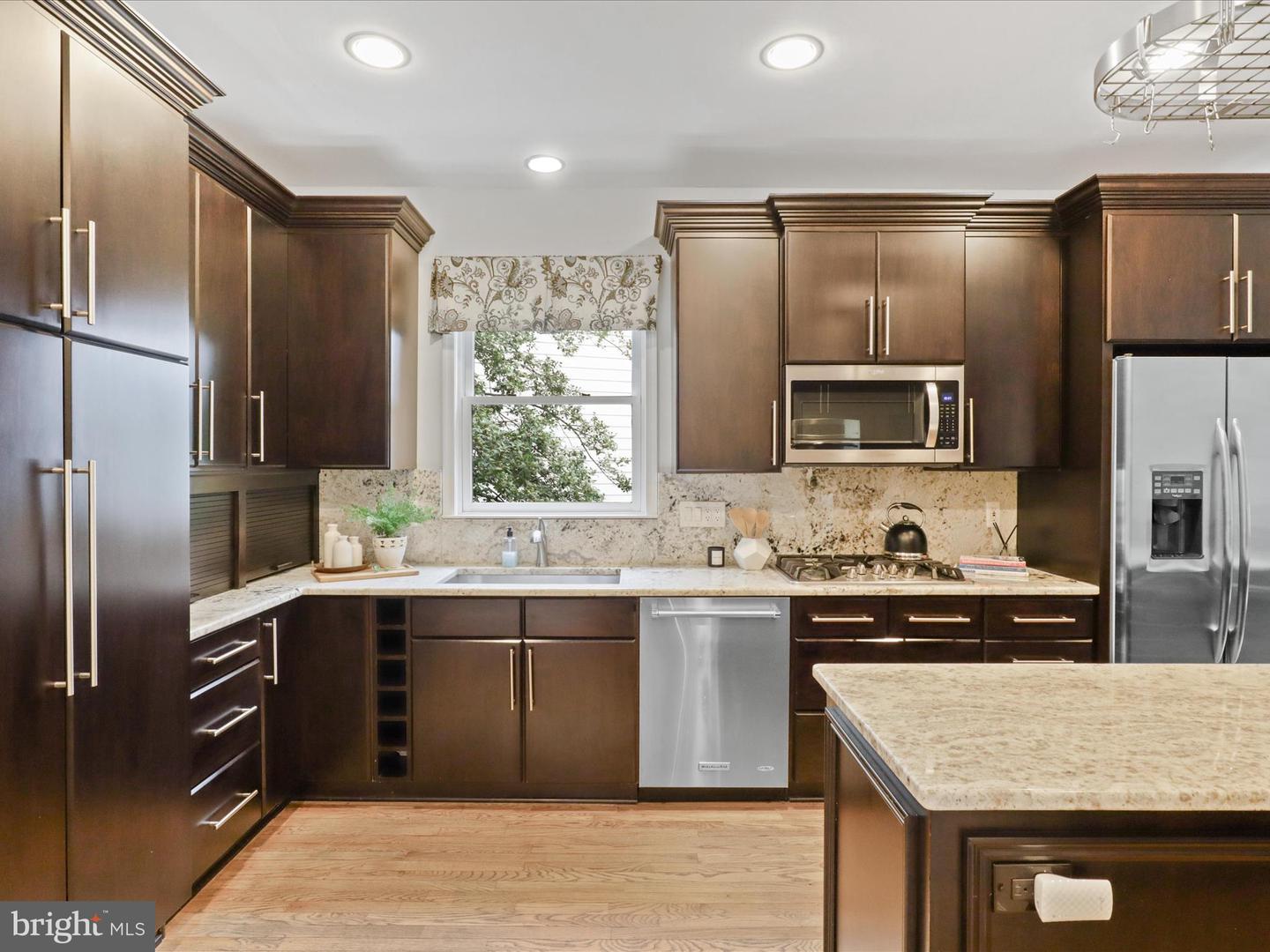 6100 35TH ST N, ARLINGTON, Virginia 22213, 5 Bedrooms Bedrooms, ,3 BathroomsBathrooms,Residential,For sale,6100 35TH ST N,VAAR2064748 MLS # VAAR2064748