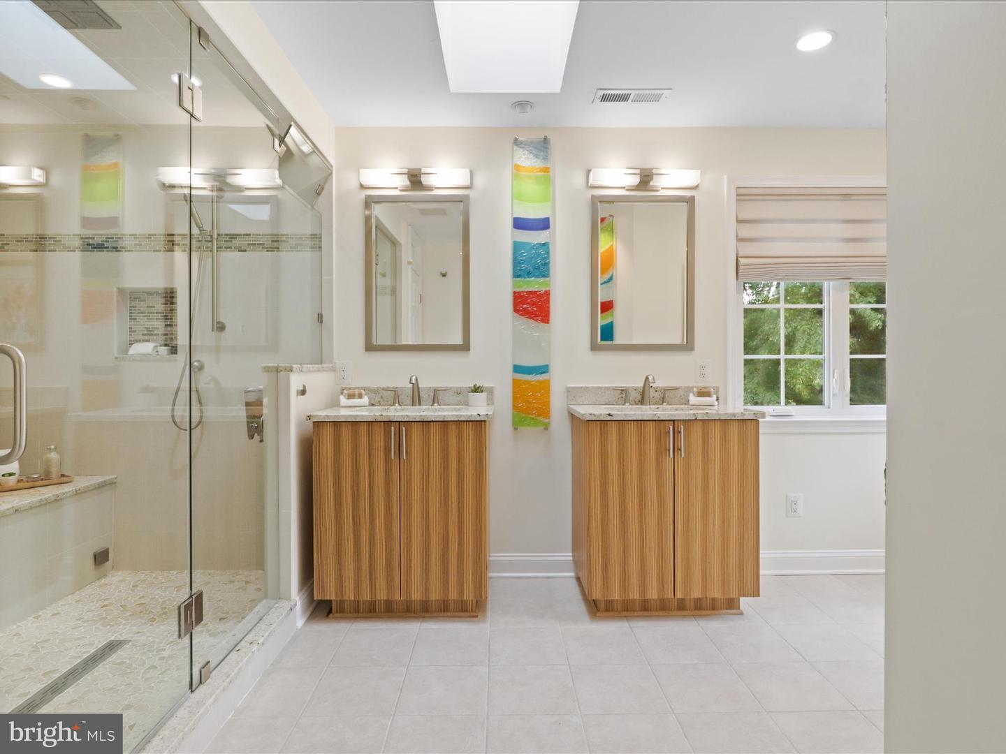 6100 35TH ST N, ARLINGTON, Virginia 22213, 5 Bedrooms Bedrooms, ,3 BathroomsBathrooms,Residential,For sale,6100 35TH ST N,VAAR2064748 MLS # VAAR2064748